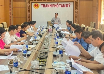 Ông Trần Trung Hậu – PCT UBND thành phố chủ trì cuộc họp