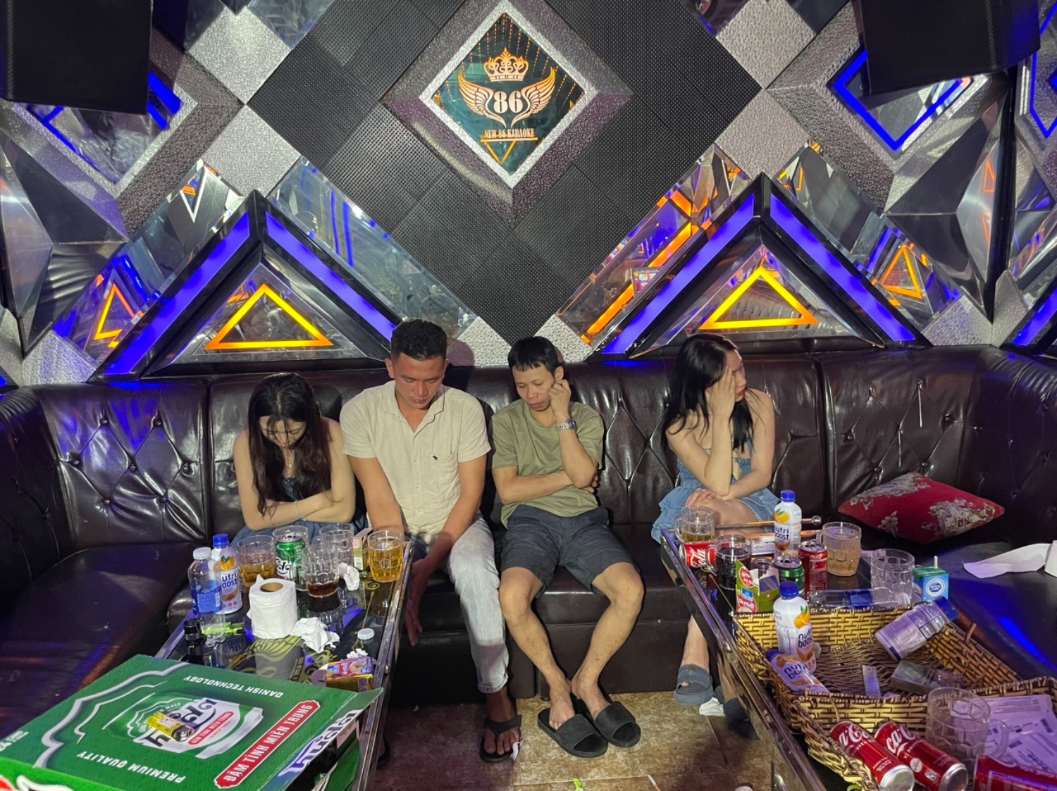 Các đối tượng tổ chức sử dụng trái phép chất ma túy tại quán karaoke