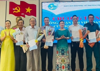 Công nhận hội viên danh dự Hội LHPN Việt Nam